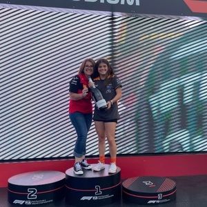 Meet your Posher, Scarlet